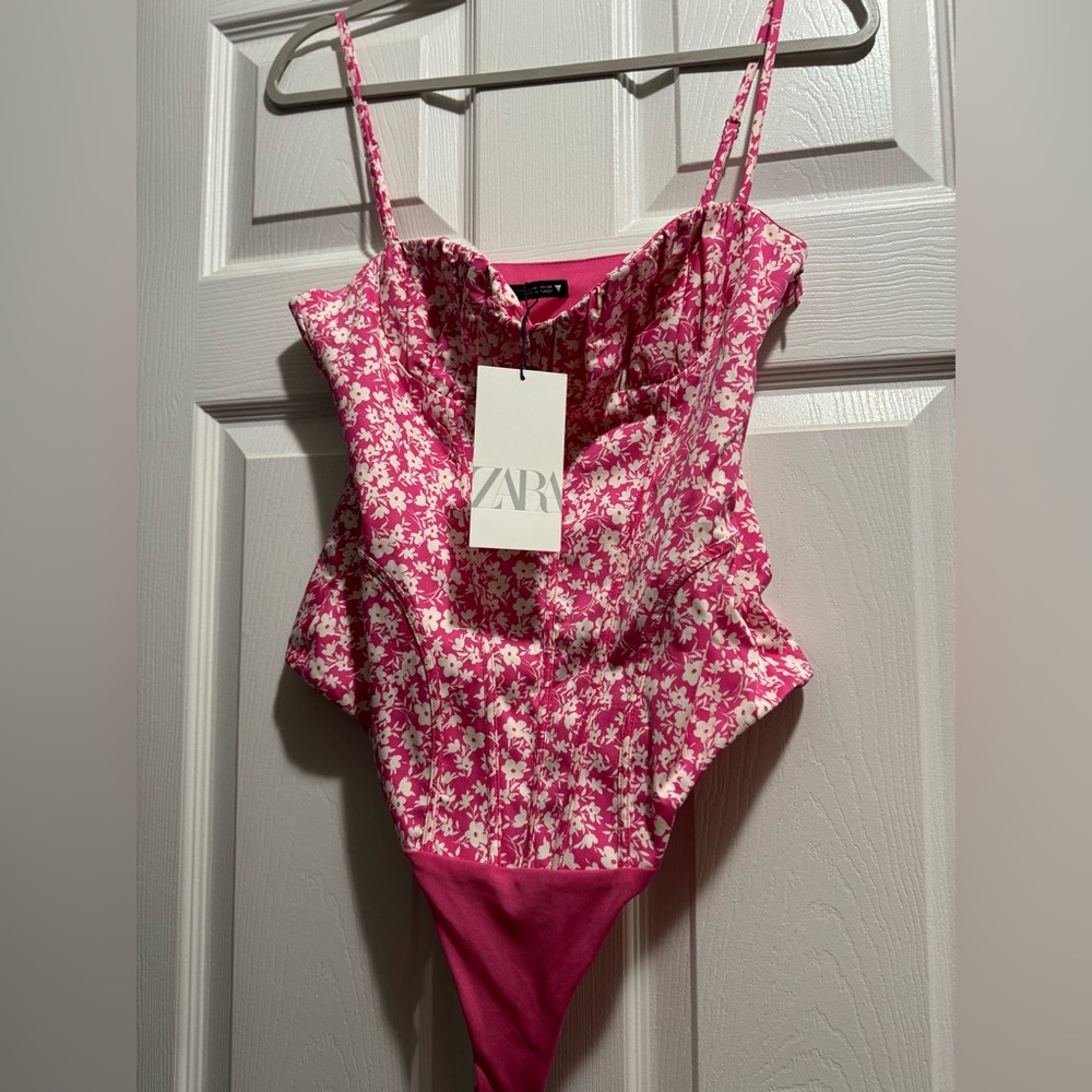 NWT ZARA Pink And White Floral Bodysuit